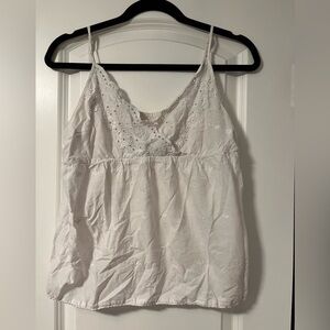 WHITE LIGHTWEIGHT TANK TOP SIZE SMALL